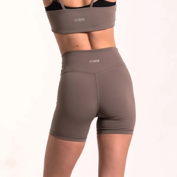 Form Core Shorts Walnut - Picture 2 of 2